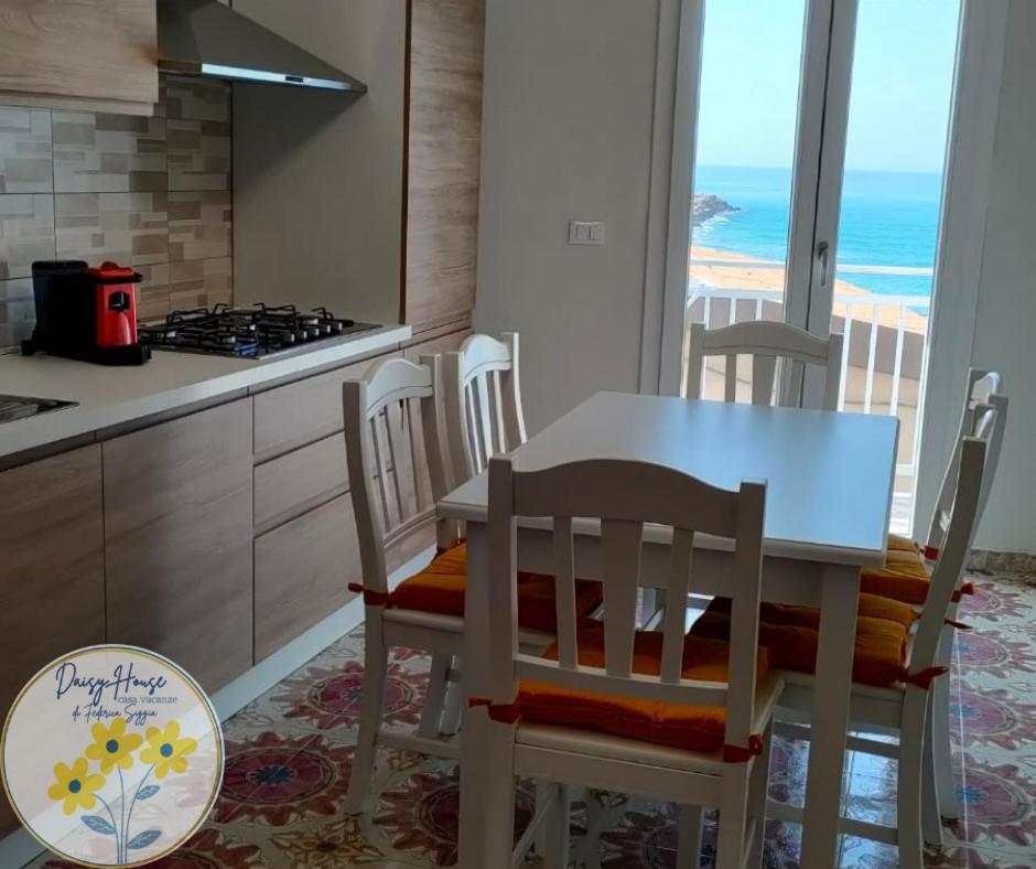 Daisy House Villa ซิกูเลียนา ภายนอก รูปภาพ